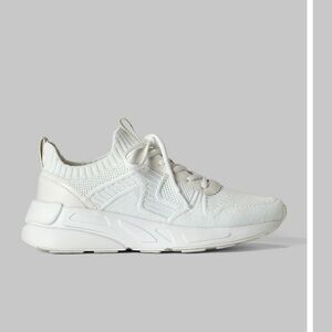 New in Box: Fabletics Everyday Sneaker White Women’s 8